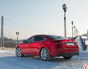 По своему образу новая Mazda6 практически полная копия концепта Takeri, на котором японцы впервые продемонстрировали свои технологии SkyActiv. Совпадение это или нет, но почти все модели, которые сильно похожи на свои концепты получаются особенно удачными внешне. Новая Mazda6 здесь не исключение.