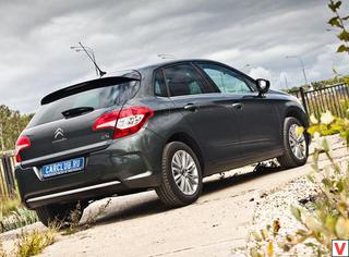 Несмотря на кардинальные перемены во внешности, Citroen C4 сохранил платформу предыдущей модели. Колесная база также осталась прежней. 