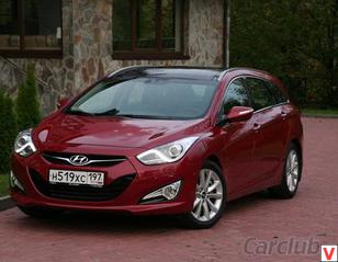 Спереди i40 похож на все остальные Hyundai, выделяясь лишь линией светодиодных огней. Рейлинги выполнены почти вровень с крышей, что положительно сказалось на аэродинамике.