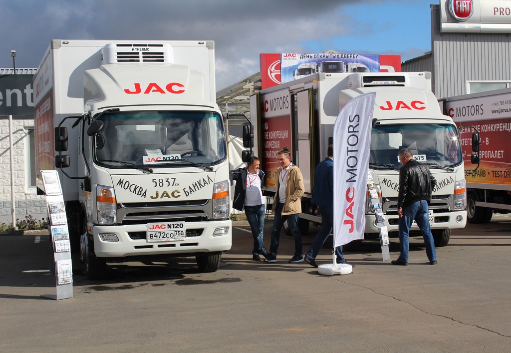 Джак т8. Стт 2022 jac. Jac дилерский центр. Машина jac. Дилерский центр.