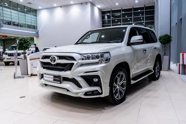 Toyota Land Cruiser 200. Роскошь безграничных возможностей